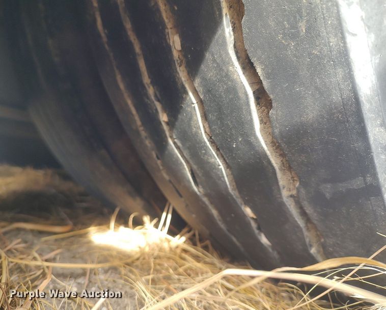 image for item MN9021 2006 Gillig Phantom C29D096N4  transit bus