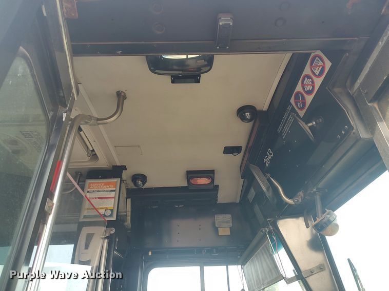 image for item MN9022 2006 Gillig Phantom C29D096N4  transit bus