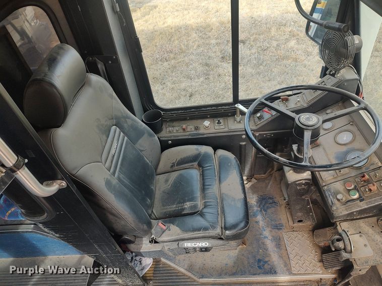 image for item MN9022 2006 Gillig Phantom C29D096N4  transit bus