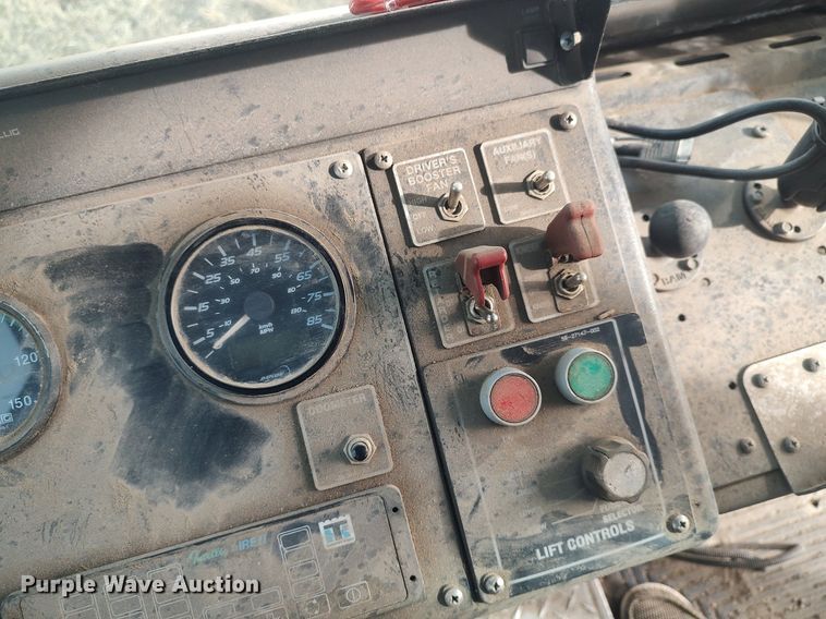 image for item MN9022 2006 Gillig Phantom C29D096N4  transit bus