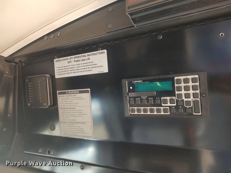 image for item MN9022 2006 Gillig Phantom C29D096N4  transit bus