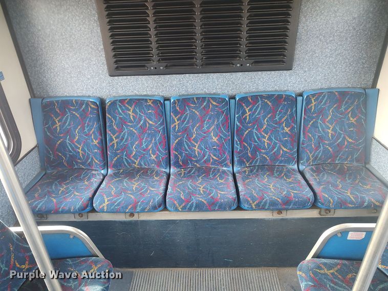 image for item MN9022 2006 Gillig Phantom C29D096N4  transit bus