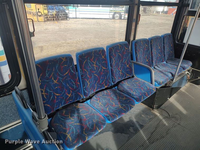 image for item MN9022 2006 Gillig Phantom C29D096N4  transit bus