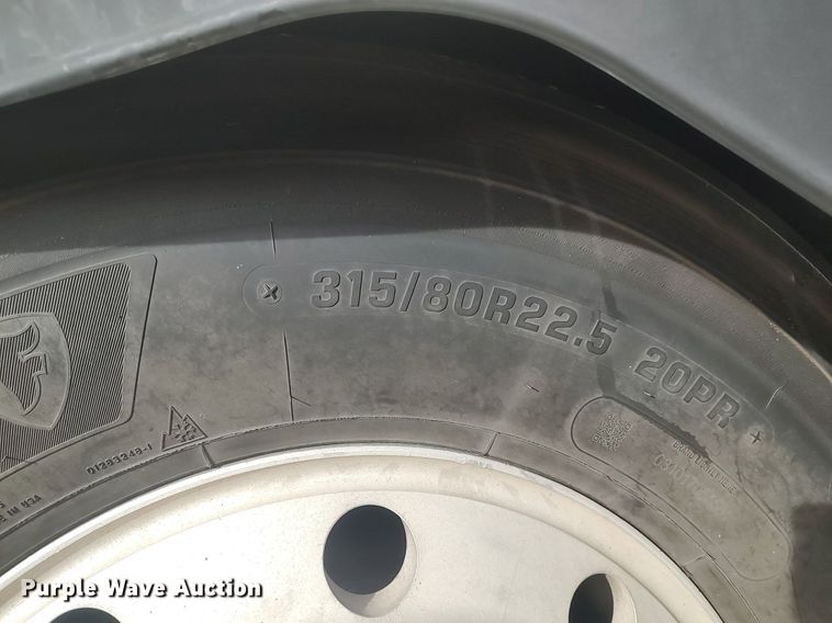 image for item MN9022 2006 Gillig Phantom C29D096N4  transit bus