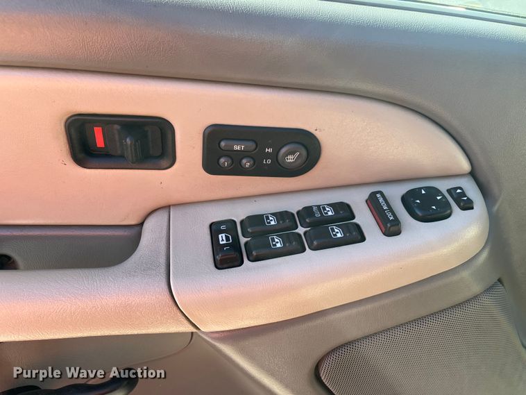 image for item MN9414 2001 GMC Yukon SLE  SUV