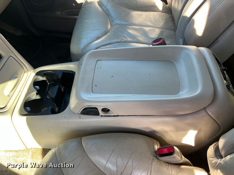 image for item MN9414 2001 GMC Yukon SLE  SUV