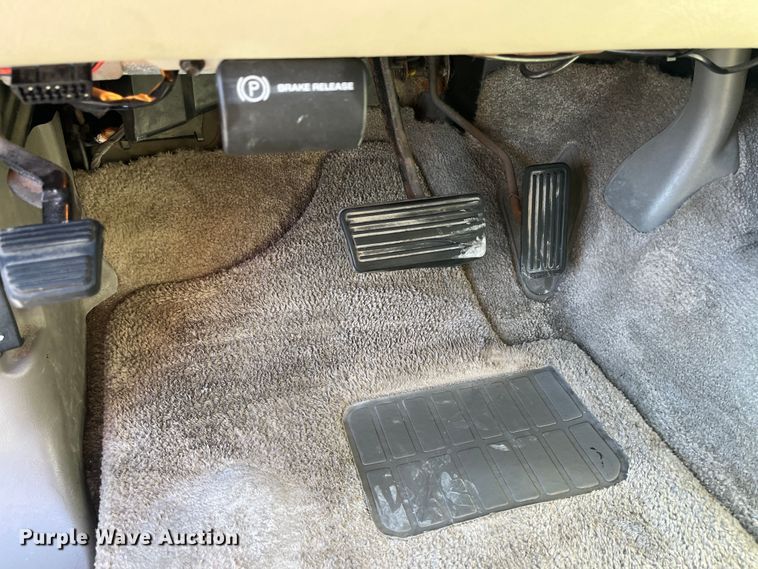 image for item MN9414 2001 GMC Yukon SLE  SUV