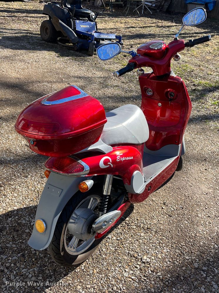 image for item MN9518 Qelectric Expresso  electric scooter