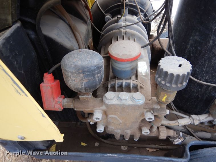 image for item MR9676 1999 Karcher HDS 1055  pressure washer