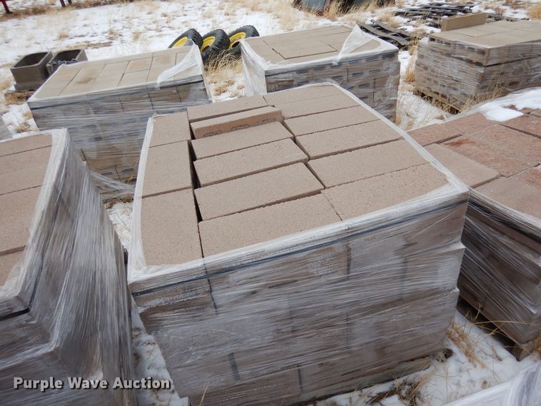 image for item MR9688 Approximately 1,680 bricks