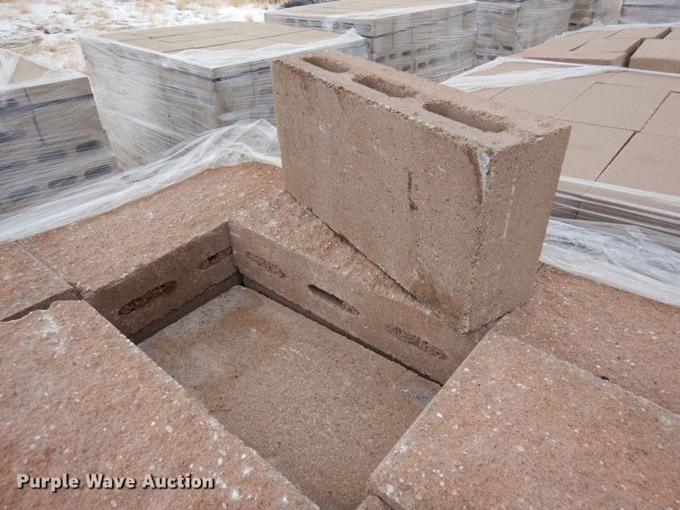 image for item MR9688 Approximately 1,680 bricks