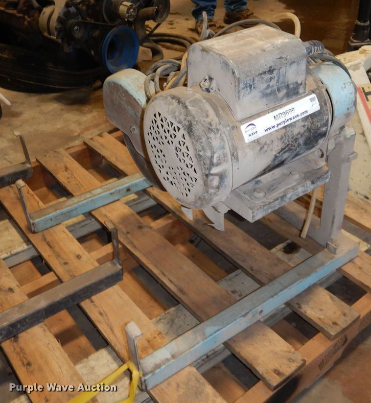 image for item MR9699 (2) tile saws