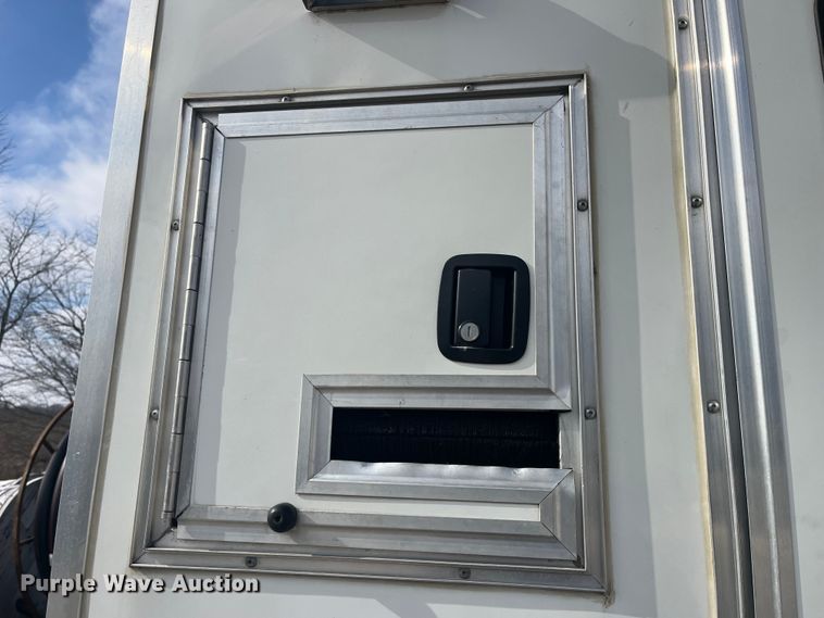 image for item MW9457 2016 Mobile Tech MTT610TA2  fiber optic splicing trailer