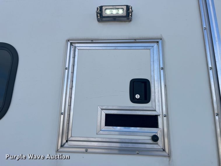 image for item MW9457 2016 Mobile Tech MTT610TA2  fiber optic splicing trailer