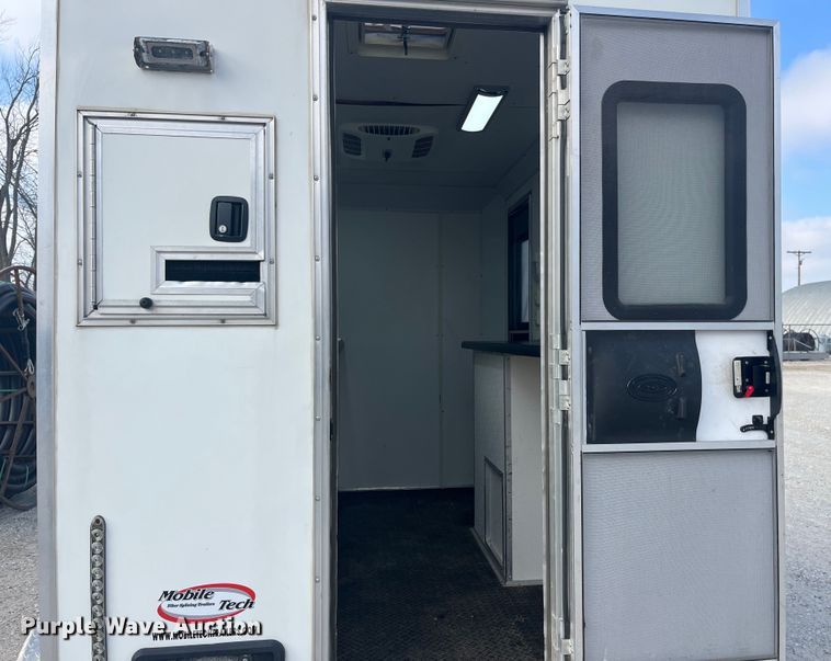 image for item MW9457 2016 Mobile Tech MTT610TA2  fiber optic splicing trailer