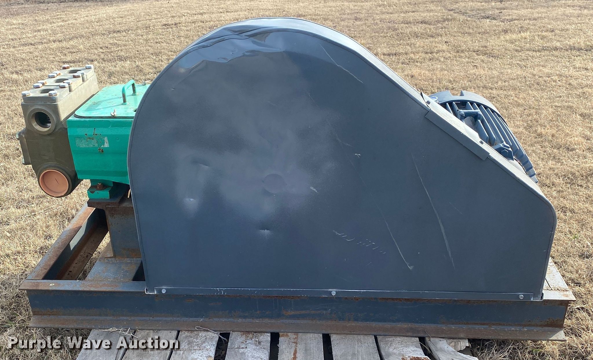 Kerr Pump KP3300 triplex plunger pump in Drumright, OK Item DN8145 sold Purple Wave