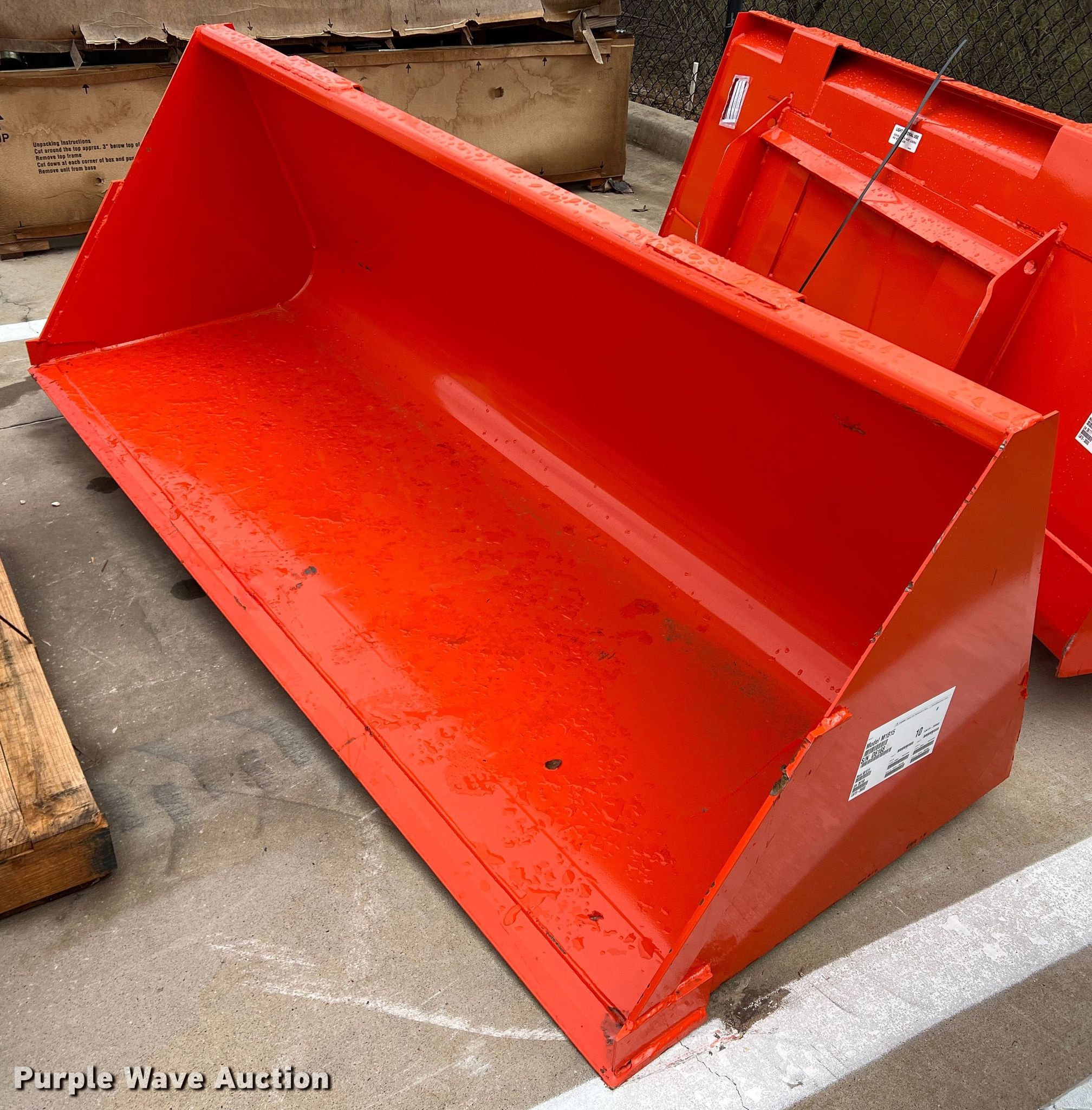 Kubota M1815 bucket in Grapevine, TX Item DS2724 sold Purple Wave