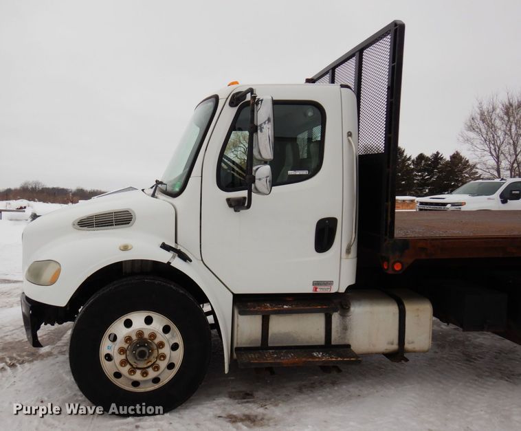 image for item AF9310 2005 Freightliner Business Class M2  dump flatbed truck