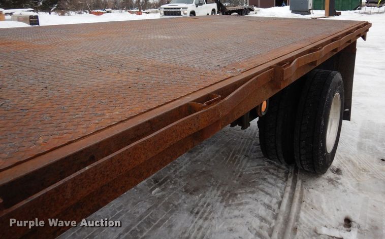 image for item AF9310 2005 Freightliner Business Class M2  dump flatbed truck