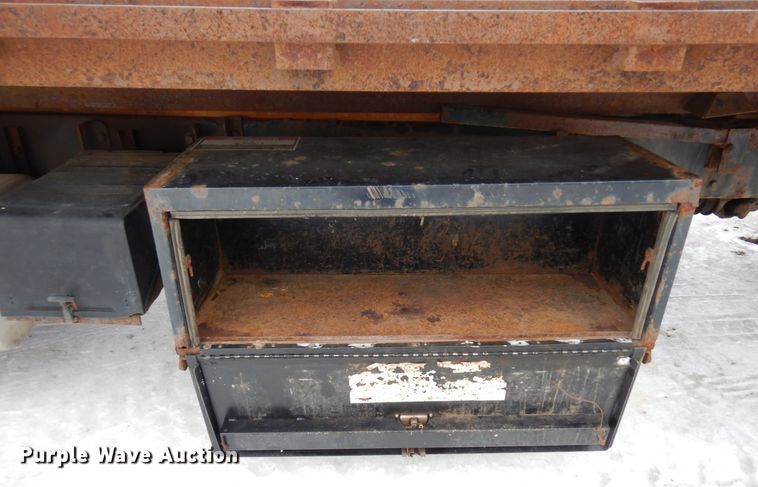 image for item AF9310 2005 Freightliner Business Class M2  dump flatbed truck