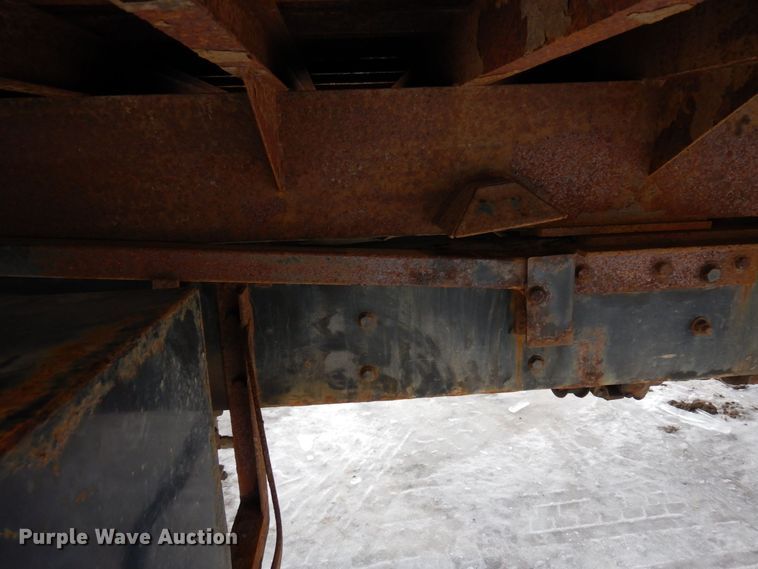 image for item AF9310 2005 Freightliner Business Class M2  dump flatbed truck