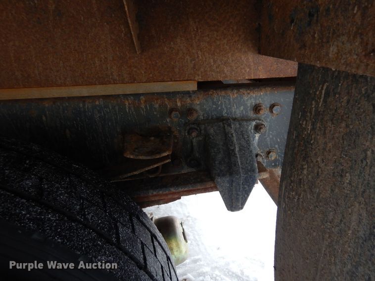 image for item AF9310 2005 Freightliner Business Class M2  dump flatbed truck