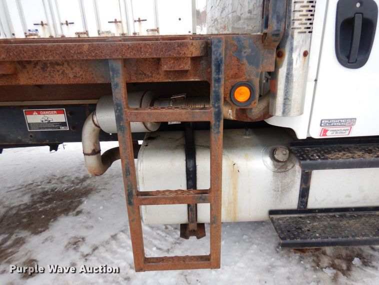 image for item AF9310 2005 Freightliner Business Class M2  dump flatbed truck