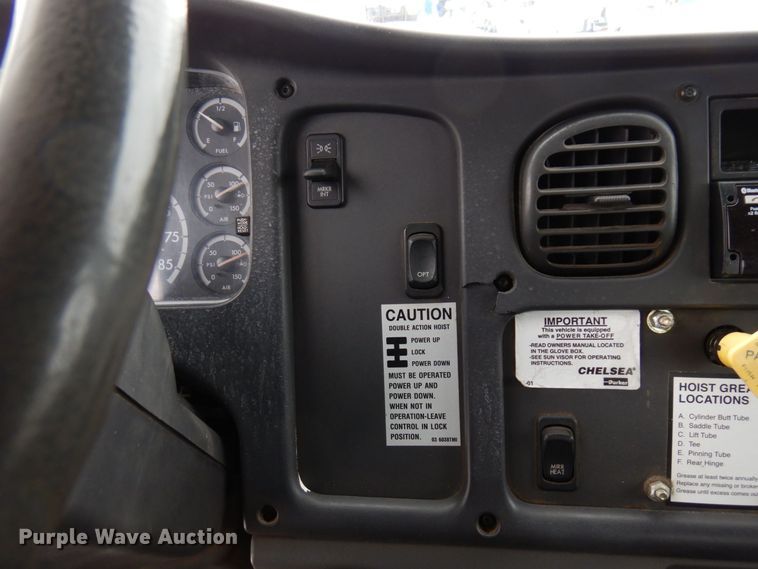 image for item AF9310 2005 Freightliner Business Class M2  dump flatbed truck