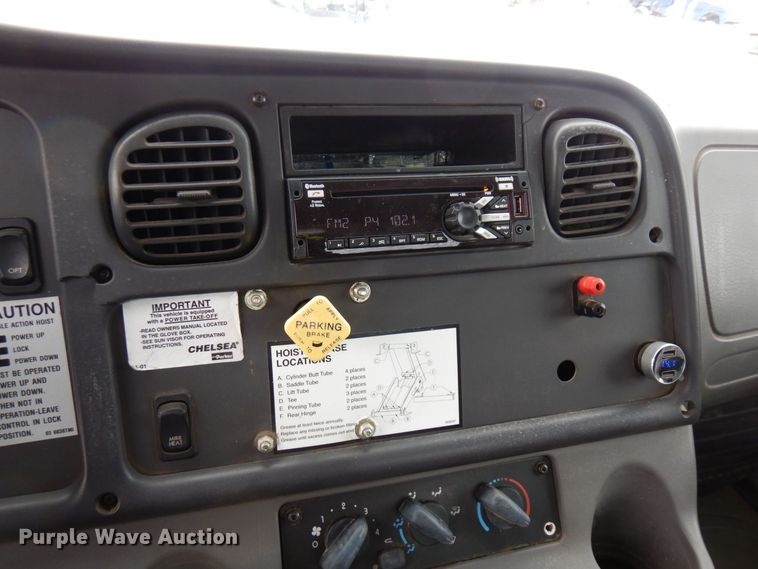 image for item AF9310 2005 Freightliner Business Class M2  dump flatbed truck