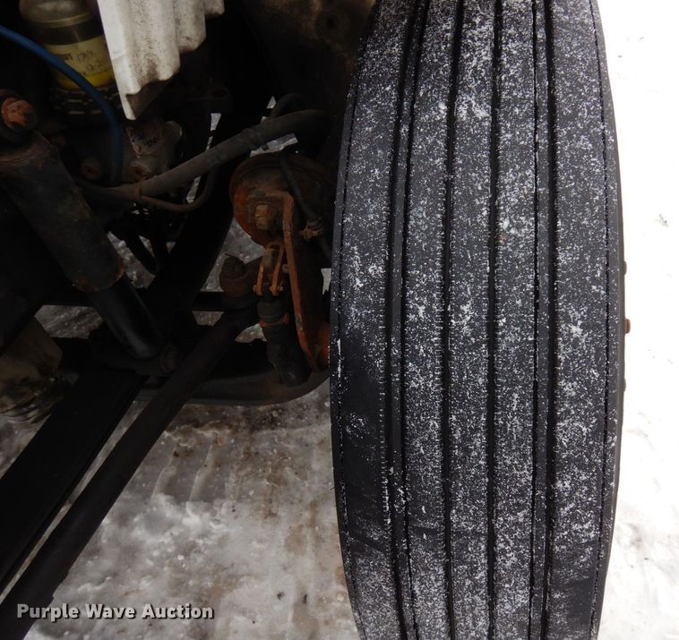 image for item AF9310 2005 Freightliner Business Class M2  dump flatbed truck