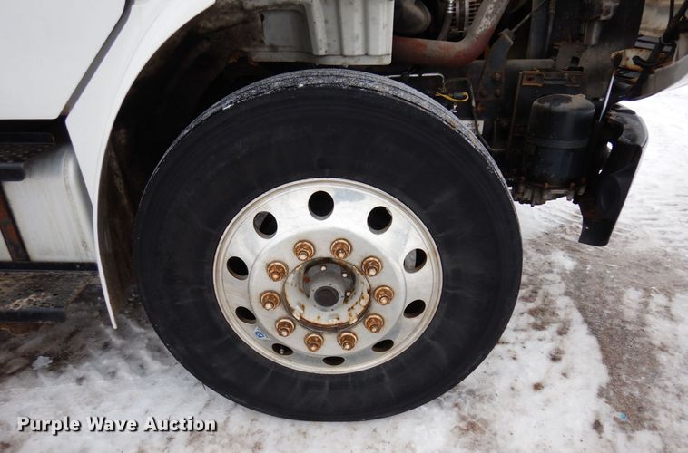 image for item AF9310 2005 Freightliner Business Class M2  dump flatbed truck