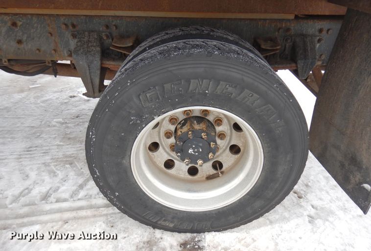 image for item AF9310 2005 Freightliner Business Class M2  dump flatbed truck