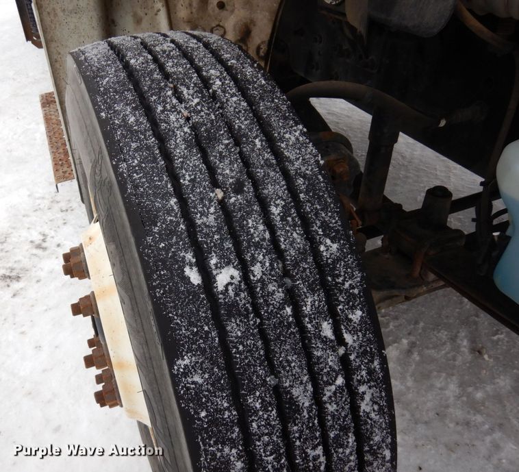 image for item AF9311 2015 Freightliner Business Class M2  box truck