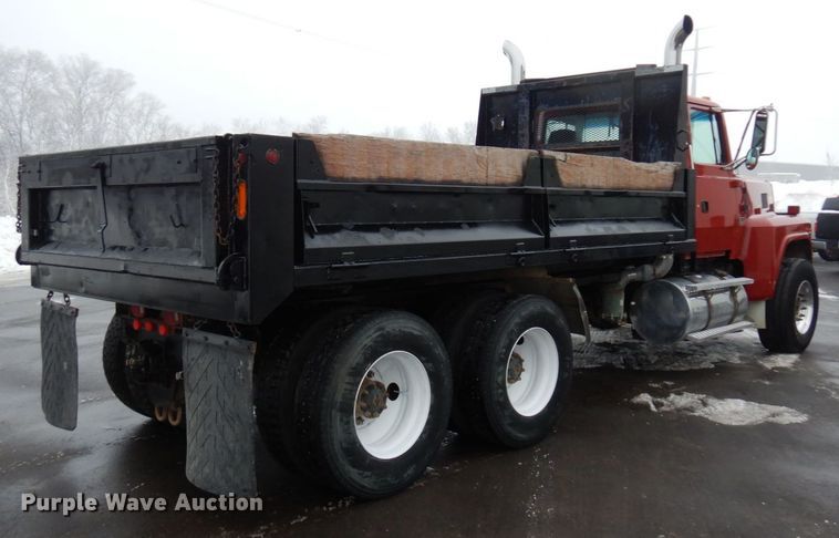 image for item AF9323 1996 Ford LTL9000  dump truck