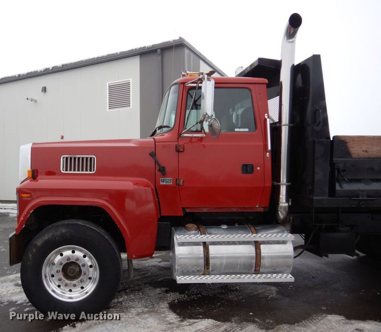 image for item AF9323 1996 Ford LTL9000  dump truck