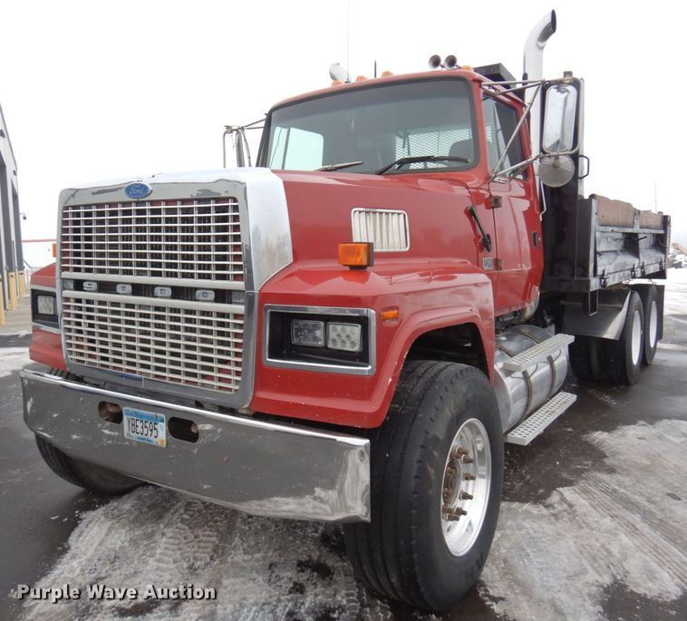 image for item AF9323 1996 Ford LTL9000  dump truck