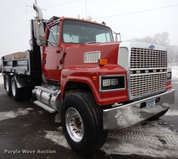 image for item AF9323 1996 Ford LTL9000  dump truck