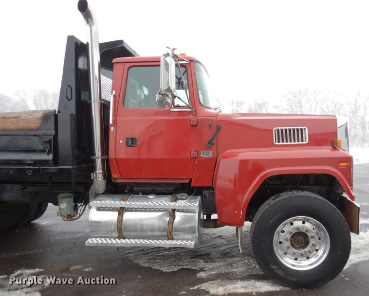 image for item AF9323 1996 Ford LTL9000  dump truck