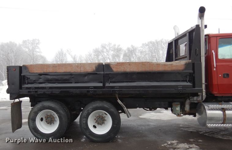 image for item AF9323 1996 Ford LTL9000  dump truck