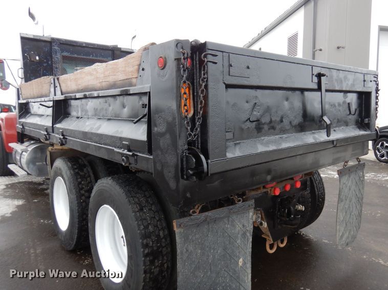 image for item AF9323 1996 Ford LTL9000  dump truck