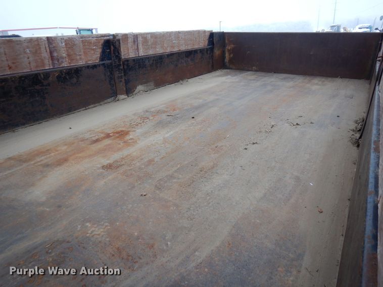 image for item AF9323 1996 Ford LTL9000  dump truck