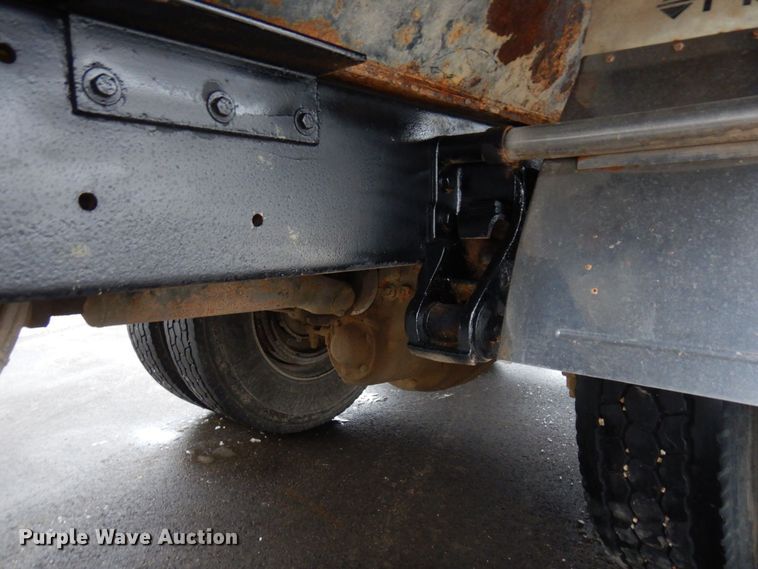 image for item AF9323 1996 Ford LTL9000  dump truck