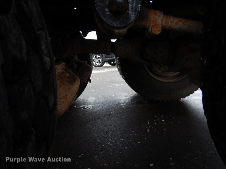 image for item AF9323 1996 Ford LTL9000  dump truck