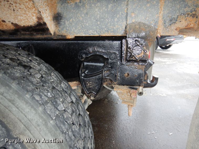 image for item AF9323 1996 Ford LTL9000  dump truck