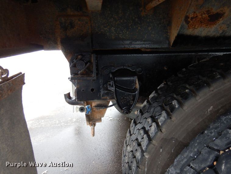 image for item AF9323 1996 Ford LTL9000  dump truck