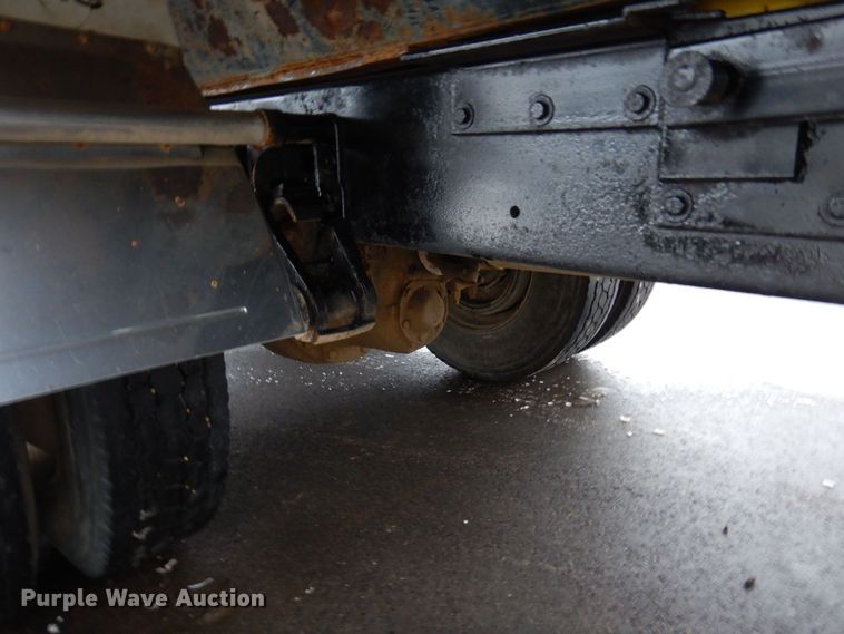 image for item AF9323 1996 Ford LTL9000  dump truck