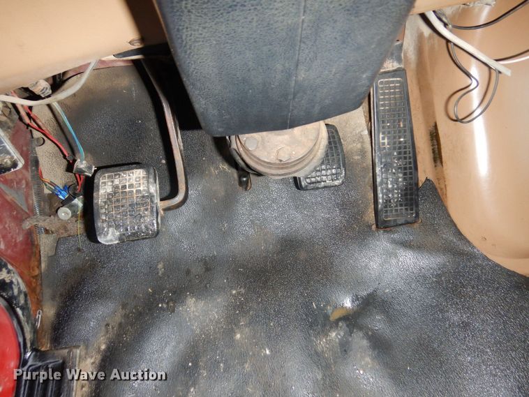 image for item AF9323 1996 Ford LTL9000  dump truck