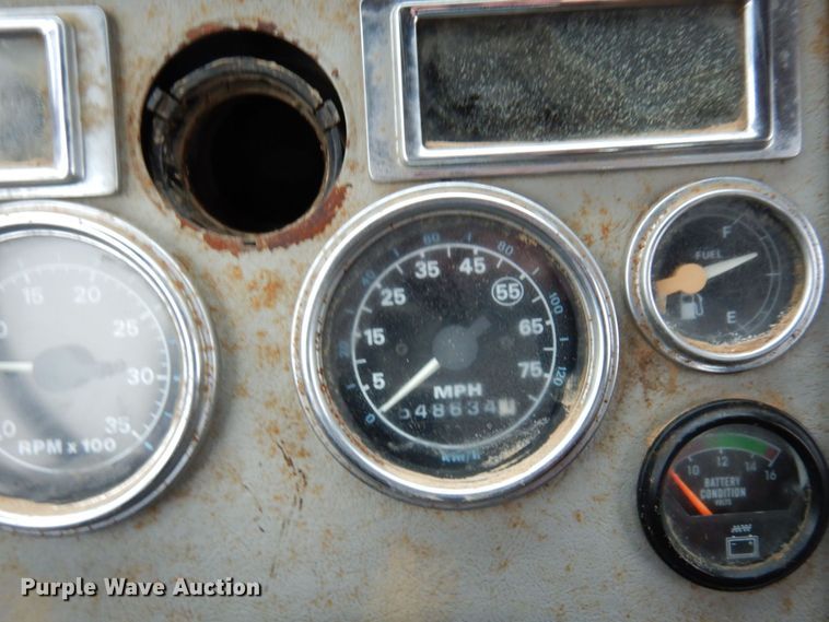 image for item AF9323 1996 Ford LTL9000  dump truck