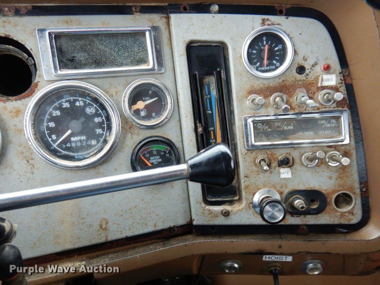 image for item AF9323 1996 Ford LTL9000  dump truck