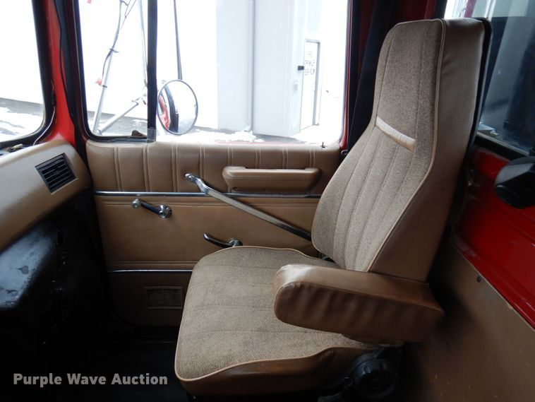 image for item AF9323 1996 Ford LTL9000  dump truck